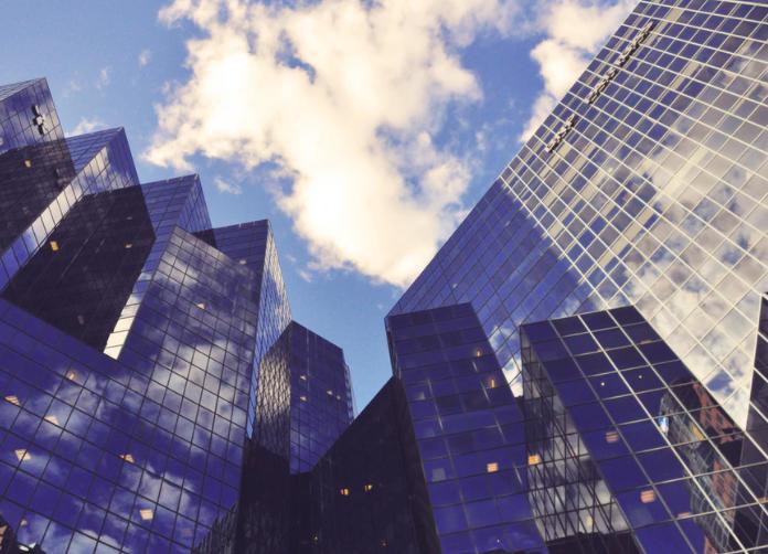 choisir statut juridique holding annonce legale